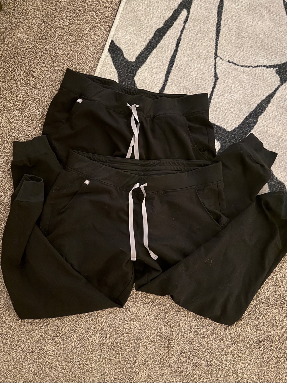 2 pairs XL figs Zamora joggers